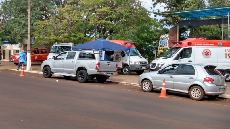 Mais de 800 pessoas foram vacinadas em drive thru na última quinta-feira